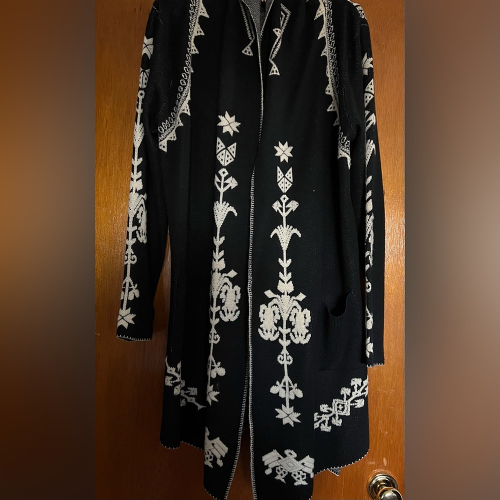 Maxsport Black and Cream Long Cardigan